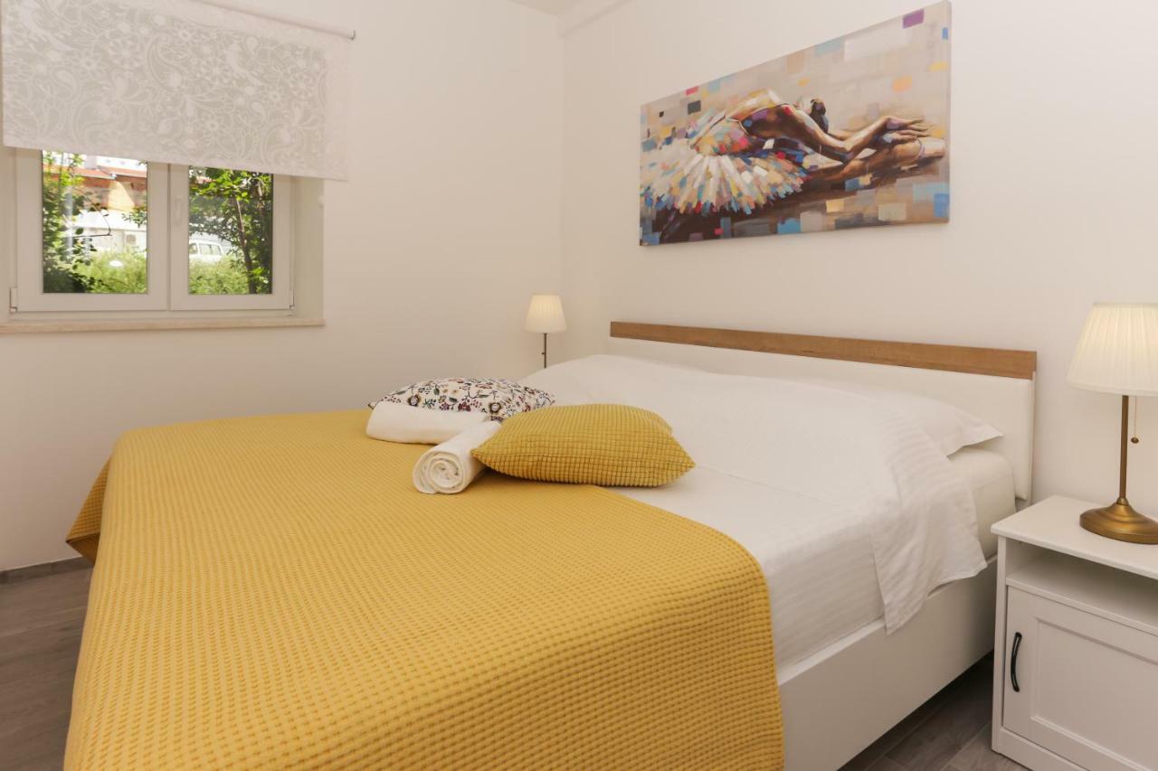 Beach Apartment Korina Sumpetar Εξωτερικό φωτογραφία
